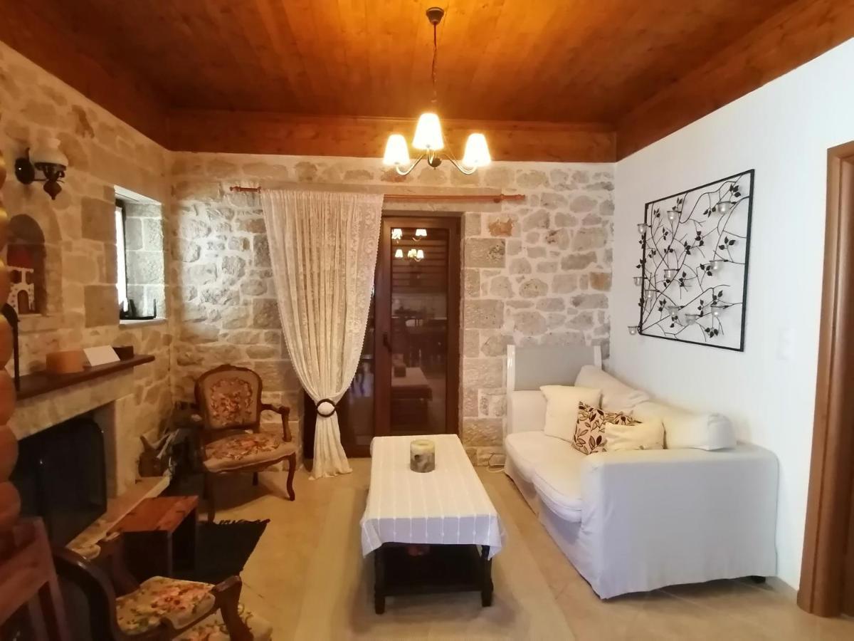 Villa Stonehouse Dome Lagadia Lagkadia Esterno foto