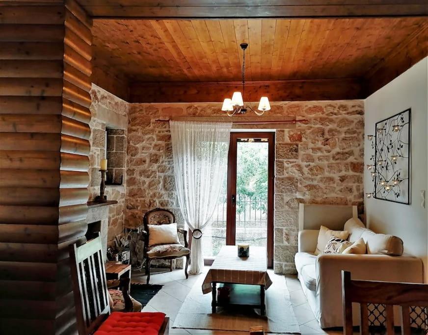 Villa Stonehouse Dome Lagadia Lagkadia Esterno foto